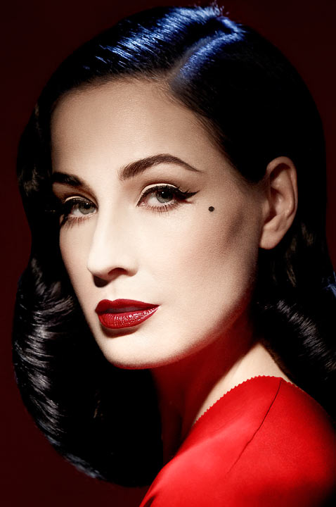 DITA VON TEESE RESPONDS ABOUT HER PHOTO IN FSOG – 50 SHADES GIRL